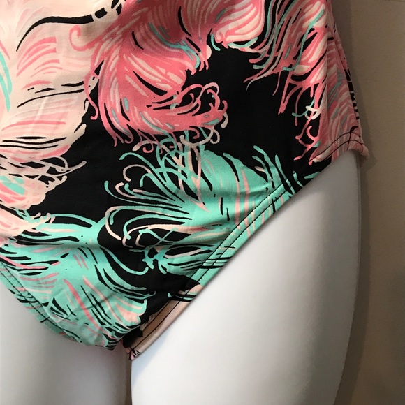 Kate Spade feather retro one piece swimsuit. Small - Picture 5 of 8